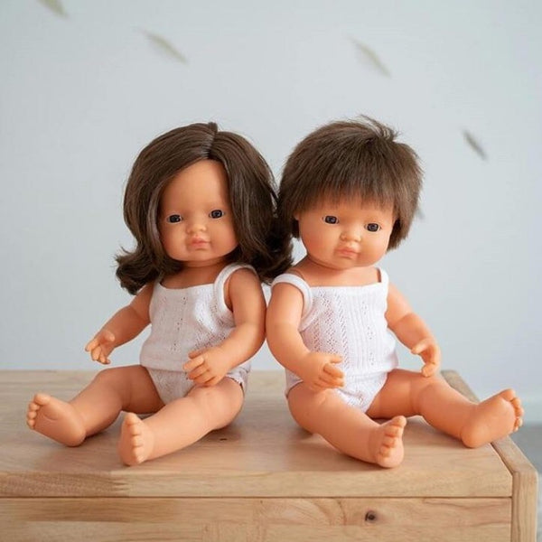 Puppe Mädchen – Europäerin, braune Haare, 38 cm