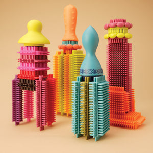 Stachelblöcke in einer Tasche – Bristle Block Stackadoos - tablude.com