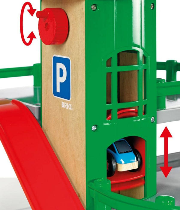 Dreistöckiges Parkhaus