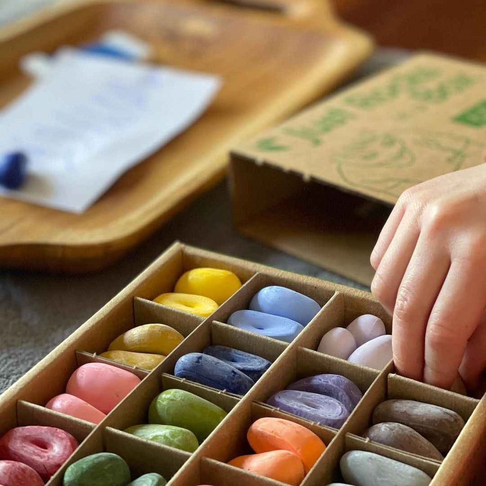 Buntstifte in einer Box mit 64 Stück – 16 Farben - tablude.com