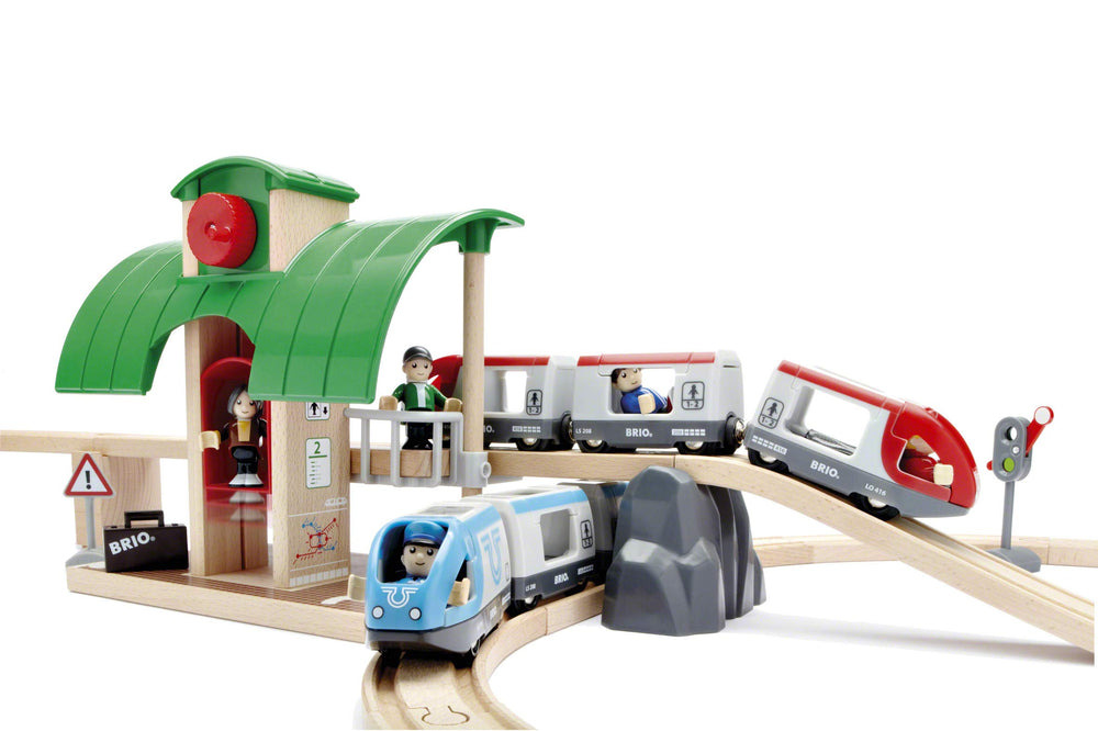 Eisenbahnset mit Bahnhof
