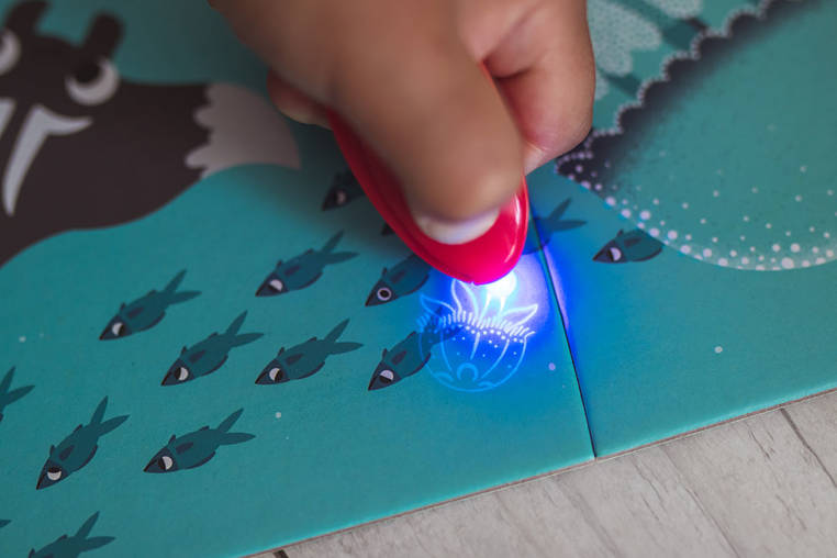Leuchtendes Puzzle mit Mini-UV-Lampe – Wald 24 Teile 3+ - tablude.com