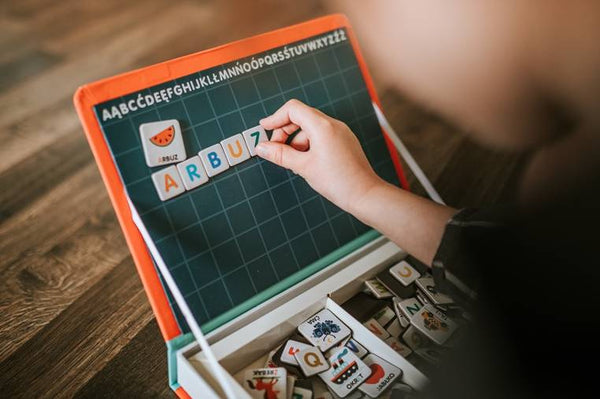 Magnetisches Puzzle Magnetibook – Polnisches Alphabet - tablude.com