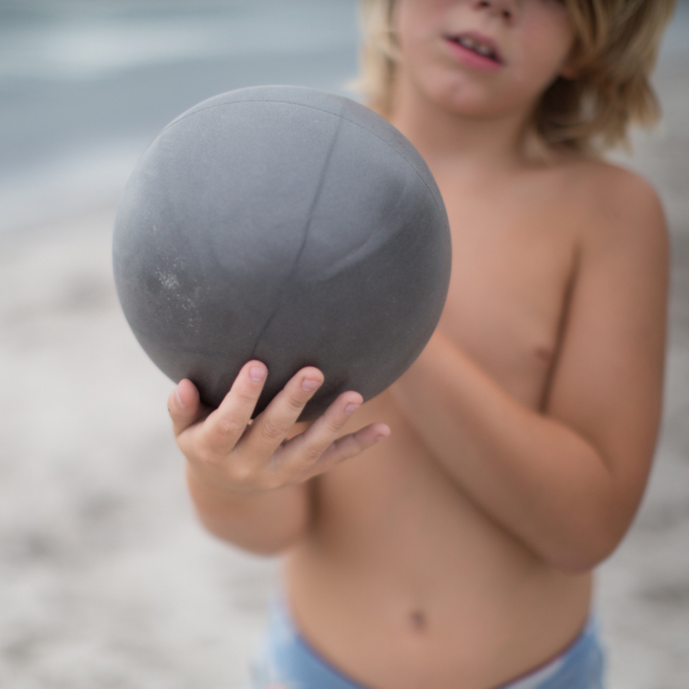 Ball – Dunkelgrau - tablude.com