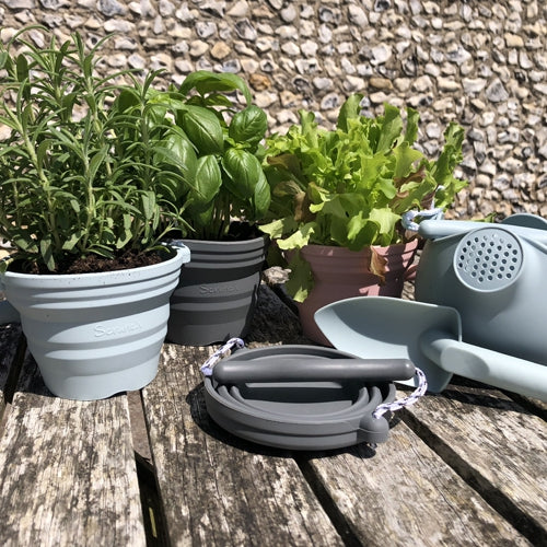 Mini-Silikoneimer mit Schaufel – Dunkeblau - tablude.com