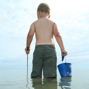 Zusammenklappbarer Eimer für Wasser und Sand – Marineblau - tablude.com