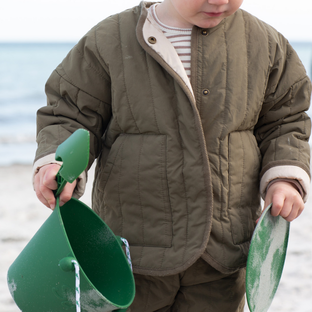 Zusammenklappbarer Eimer für Wasser und Sand – Dunkelgrün - tablude.com