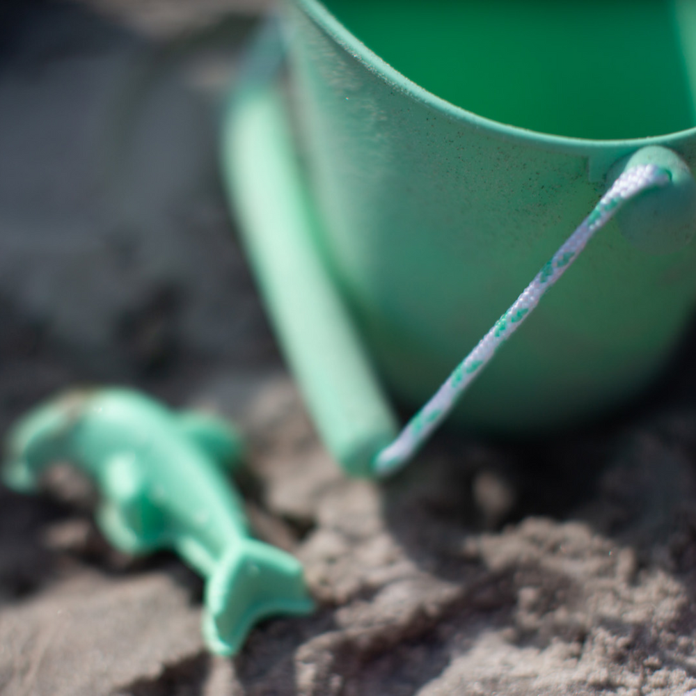 Zusammenklappbarer Eimer für Wasser und Sand – Mint - tablude.com