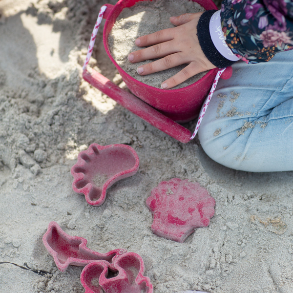 Zusammenklappbarer Eimer für Wasser und Sand – Violett - tablude.com