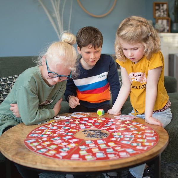Beobachtungsspiel – Katze mit Hut - tablude.com