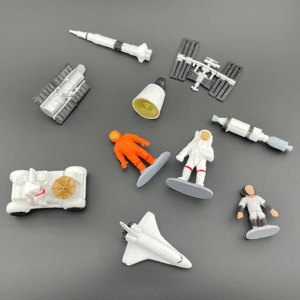 Figurenset in einer TOOB-Röhre – Im Weltraum - tablude.com