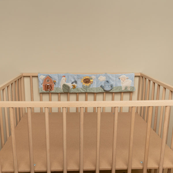 Sensorischer Anhänger für das Kinderbett – Little Farm - tablude.com