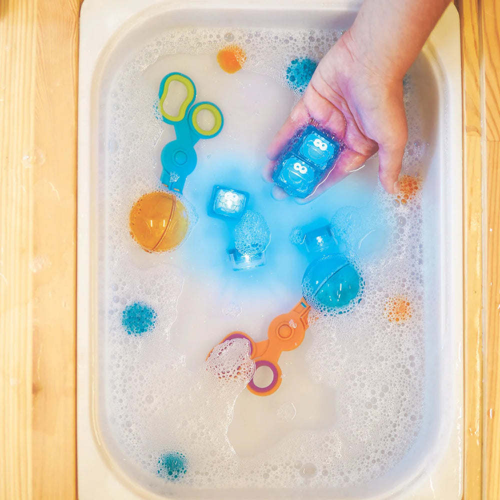 Sensorik-Würfel, die im Wasser leuchten Cookie Monster Sesamstraße – blau - tablude.com