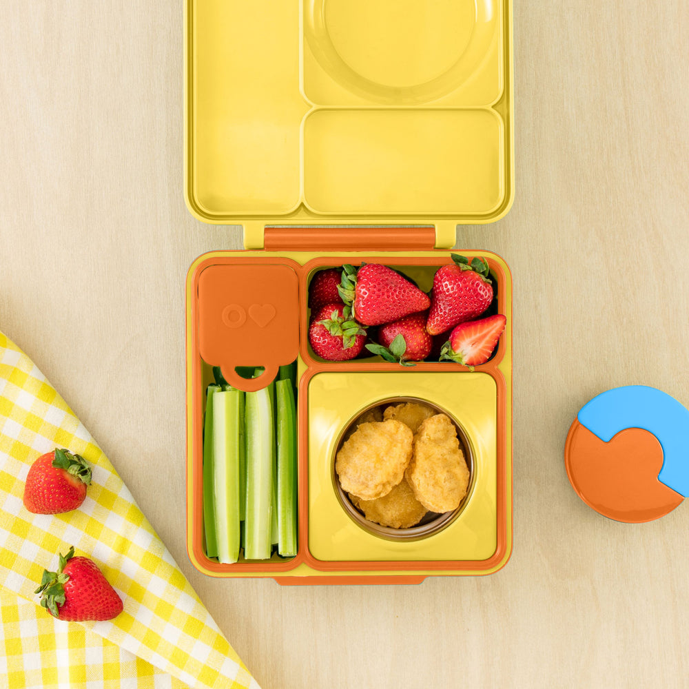 Zwei luftdichte Behälter für die Lunchbox OmieDip – Purple Orange