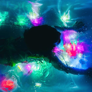Sensorische Würfel, die im Wasser leuchten Party Pal – mehrfarbig - tablude.com