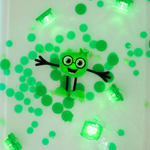 Badefigur Pippa – Set mit zwei Sensorikwürfeln, die im Wasser leuchten - tablude.com