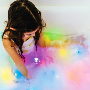 Badefigur Party Pal – Set mit zwei im Wasser leuchtenden Sensorikwürfeln - tablude.com
