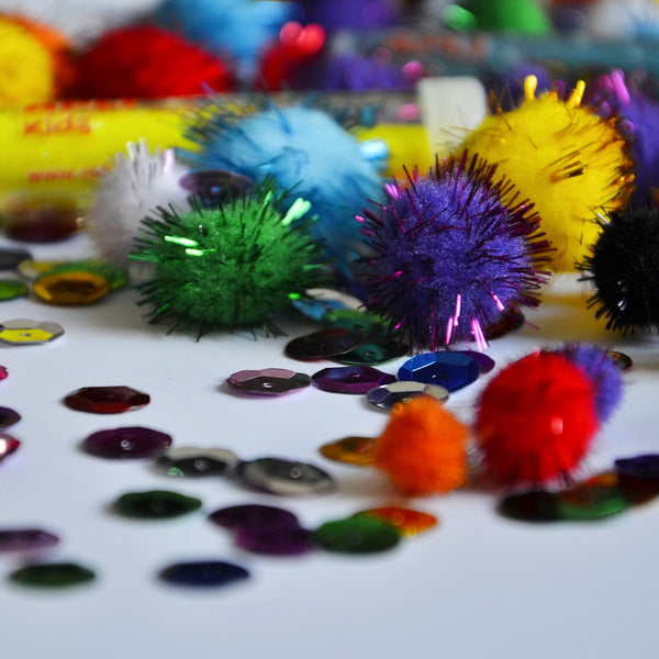 Set mit sensorischen Accessoires – Pompons, Pailletten, Glitzer - tablude.com