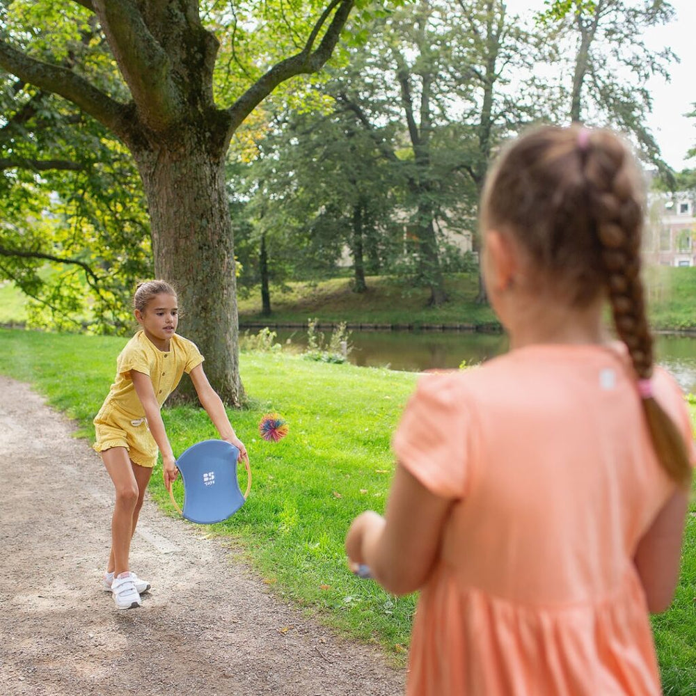 Schläger-Spiel, Zielscheiben mit flauschigem Ball - tablude.com
