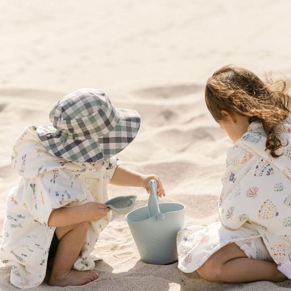 Zusammenklappbarer Eimer für Wasser und Sand – Hellblau - tablude.com