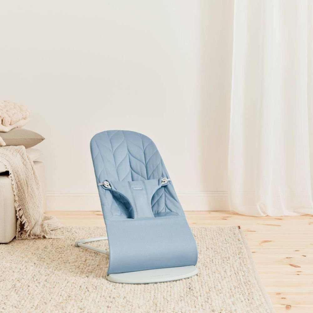 Babywippe BLISS WOVEN Petal Quilt – Blau