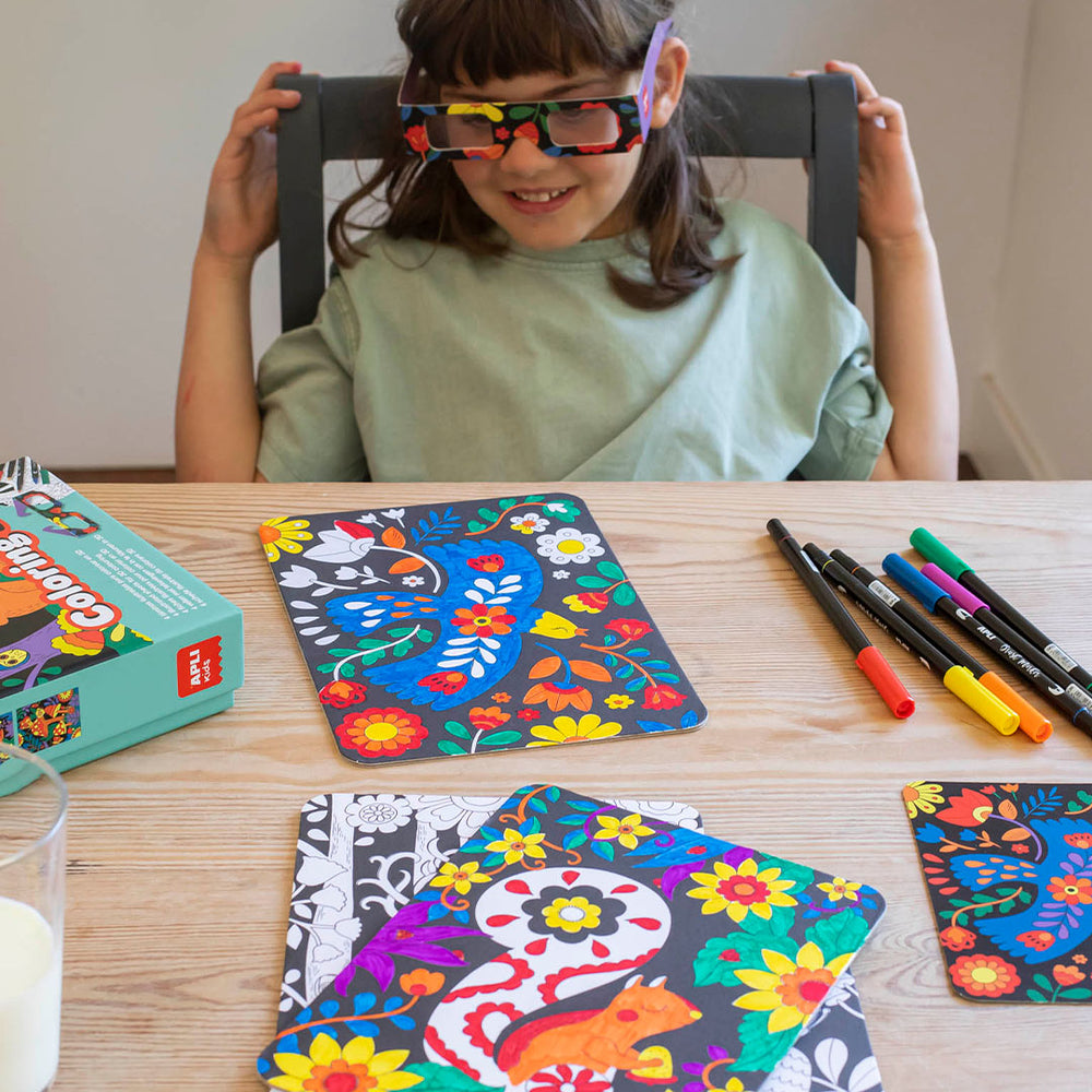 Kunstset mit Brille – 3D-Ausmalen - tablude.com