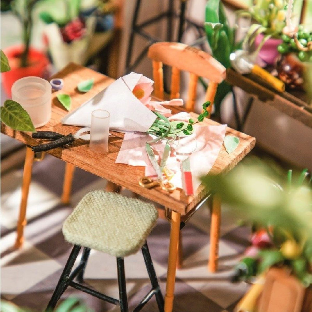 Holzbausatz mit LED Blumengeschäft