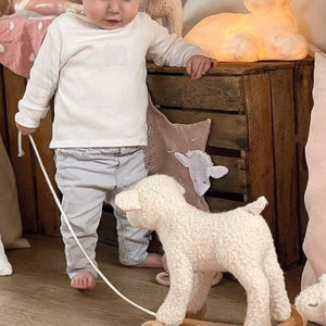 Mary das Wollschaf Kuscheltier zum Ziehen - tablude.com