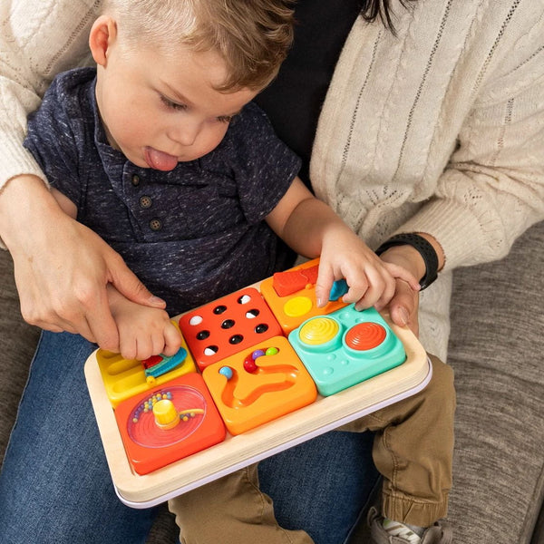 Set mit 2 sensorischen Quadraten mit schwarz-weißen Kugeln von PlayTab - tablude.com