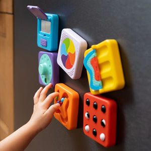 Set mit 2 sensorischen Quadraten mit schwarz-weißen Kugeln von PlayTab - tablude.com