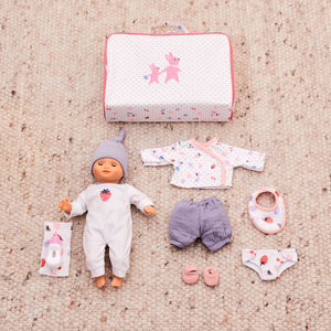Koffer mit Puppe und Zubehör – Vanille Pomea