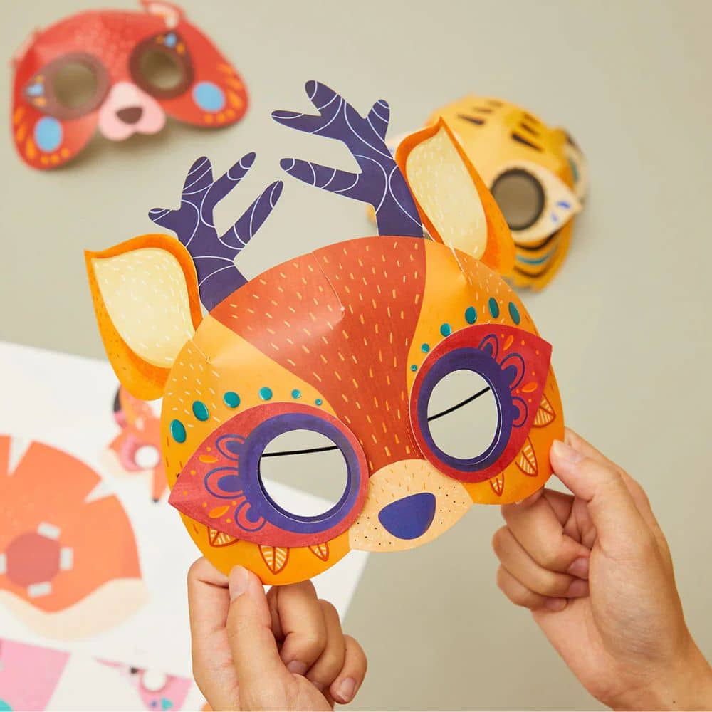 Papiermasken – Party im Wald
