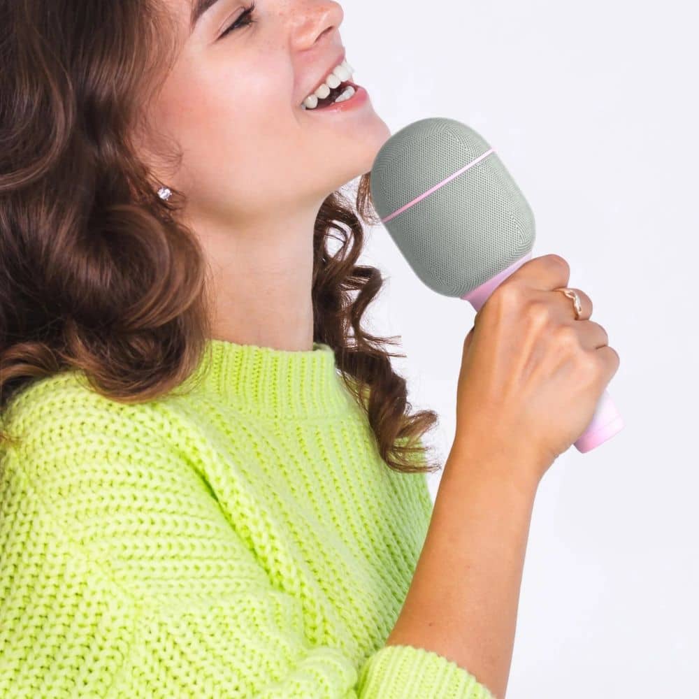 Groovy Wireless Microphone with Vocal Effects – Pink