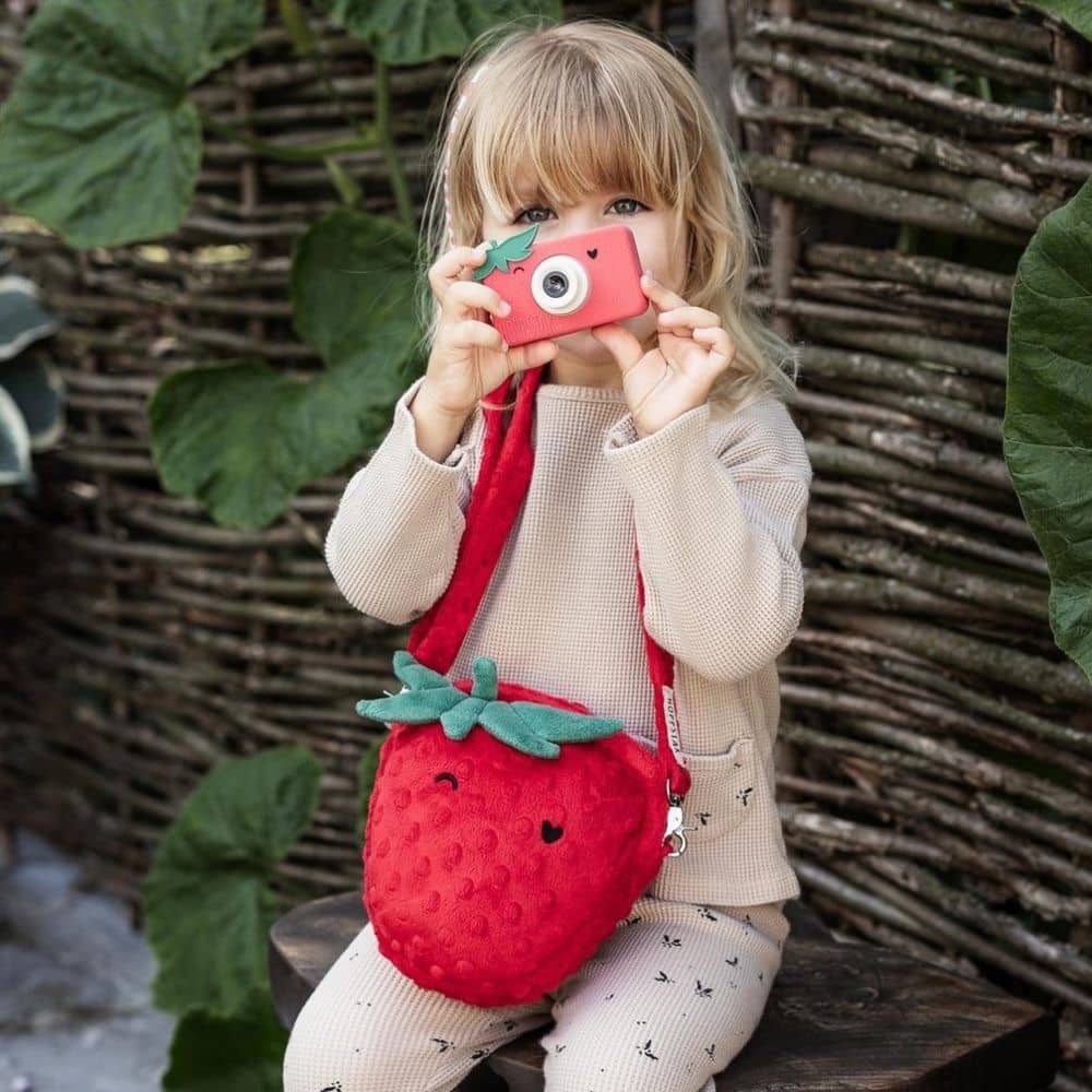 2-in-1-Rucksacktasche für Kameras – Cheeky Fruit Pina Strawbell