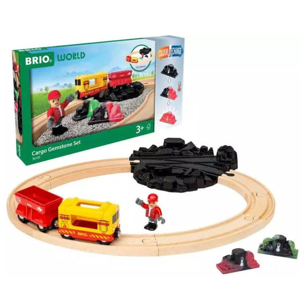 Ein Güterzug mit einem Waggon und einer Edelsteinmine