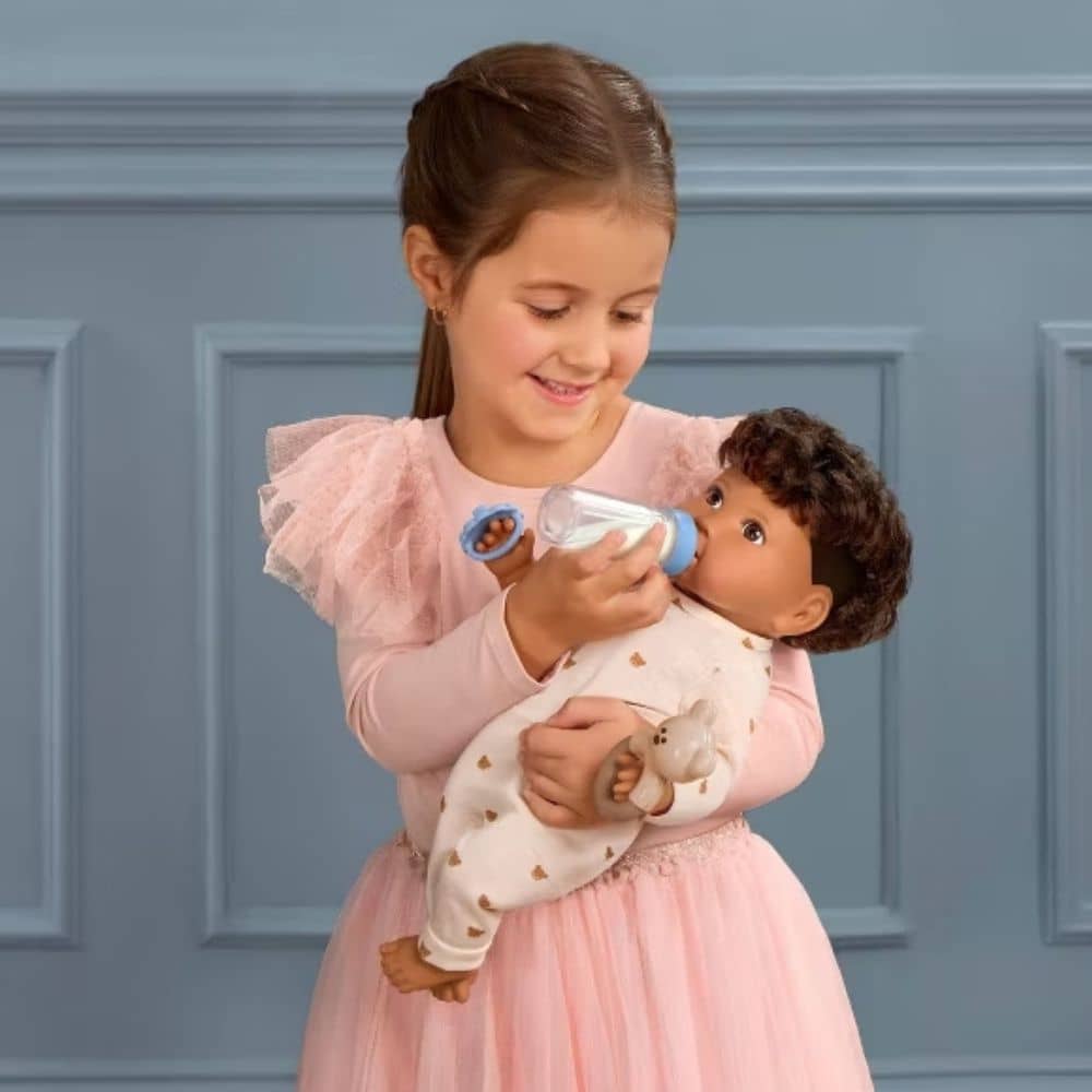 Babypuppe Junge mit Zubehör – In Kleidung mit Teddybär
