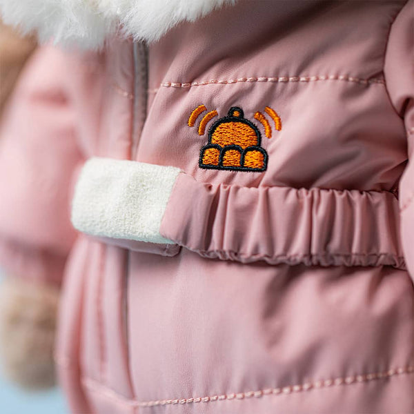 Jellycat Plüschhase in einem rosa Outfit mit flicken und Details, ideal zum Kuscheln