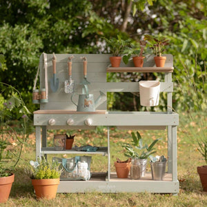 Gartenküche aus Holz