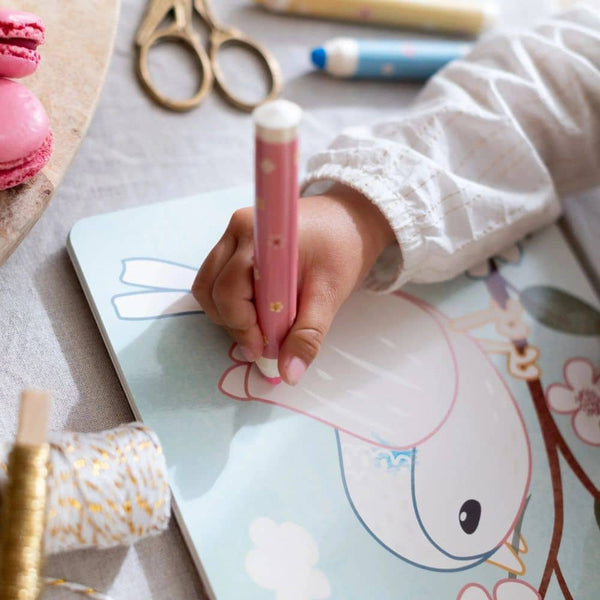 Kreatives Malbuch mit Buntstiften - Rosa & Friends