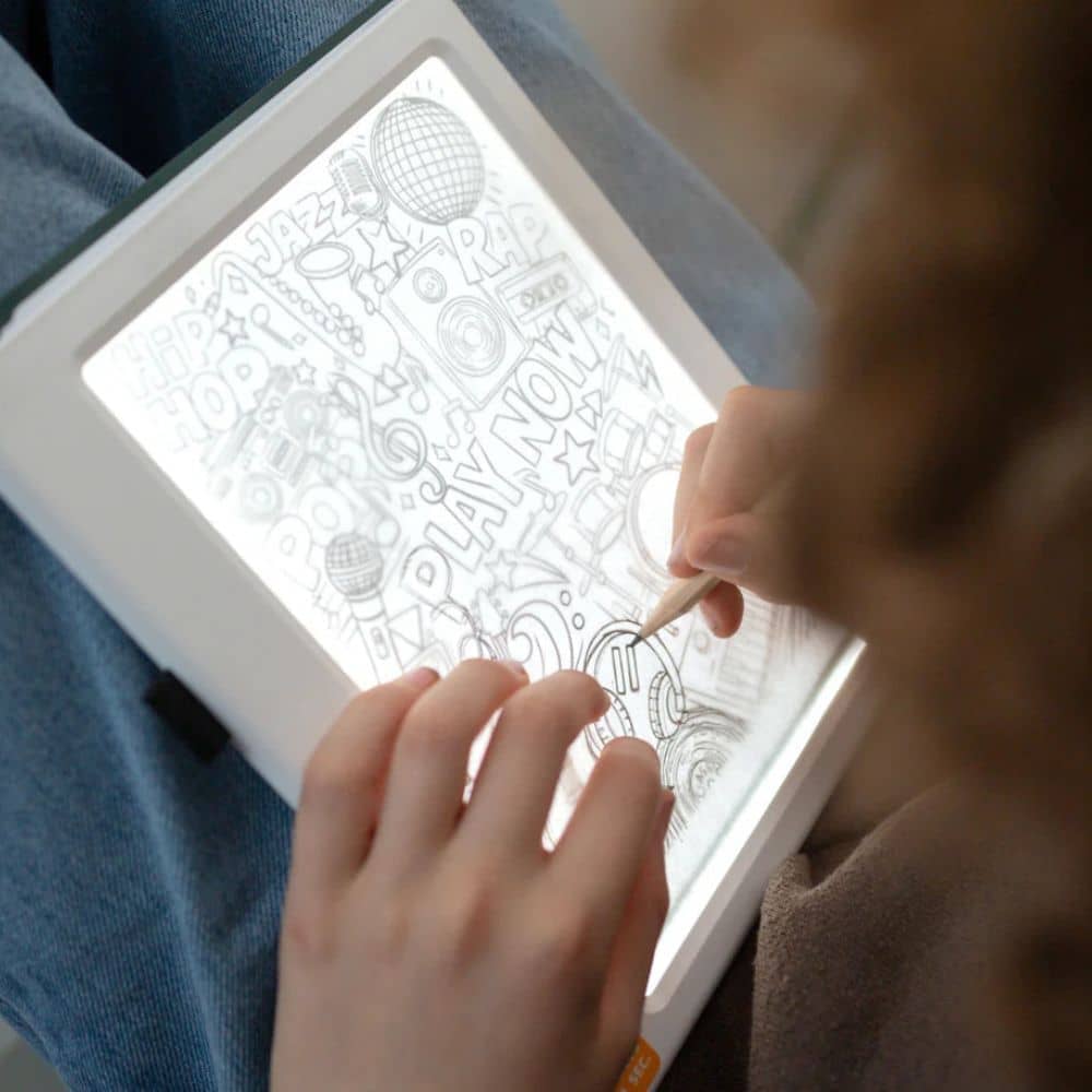 Beleuchtetes Tablet zum Nachzeichnen mit Bleistift – 30 Vorlagen - Meli-Melo