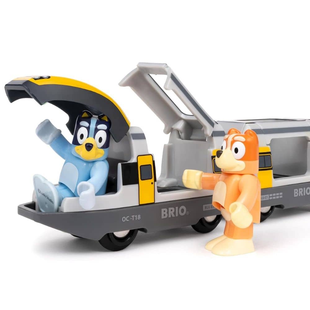 BRIO Bluey Train mit Bluey, Bingo, Bank, Koffer und Schild