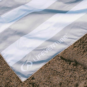 Schnelltrocknendes Handtuch - SoftFibre Recycled, Beige Stripe (150 × 90 cm)