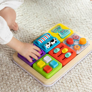 Sensorisches Quadrat PlayTab – Raupe mit Zahnrädern