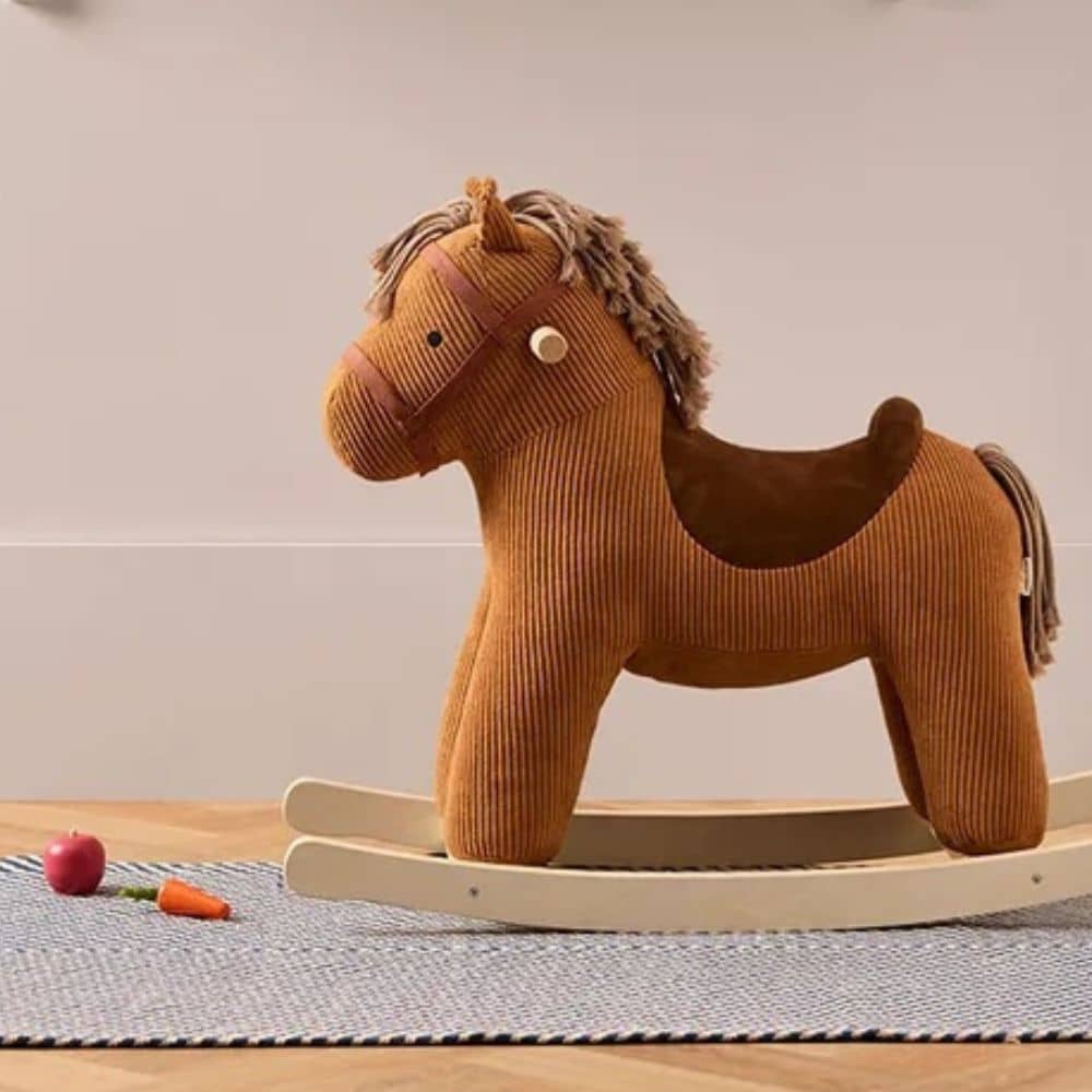 Schaukelpferd Vera AIDEN von Kid's Concept aus braunem Cord