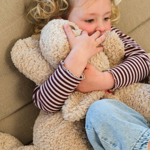 Kuscheltier - liegender Hund Gabi XL (50 cm)