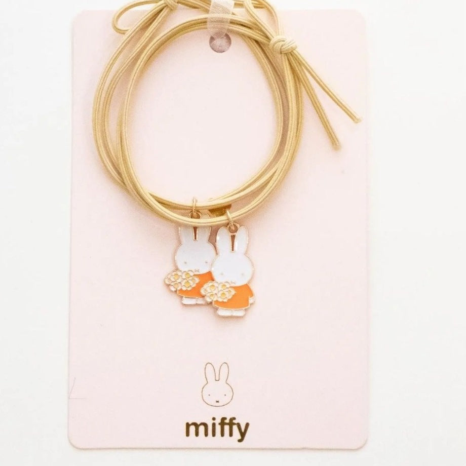 Yuko B. Haargummis Miffy mit Blumen