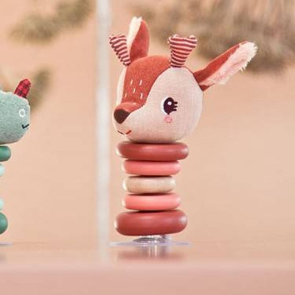 Lilliputiens Rassel mit Saugnapf Reh Stella mit roten Holzringen