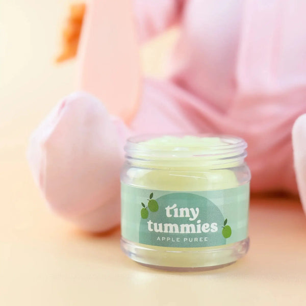 Magisches Glas von Tiny Tummies mit Löffel zum Füttern von Puppen – Apfel