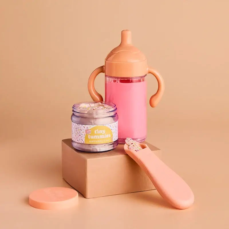 Tiny Harlow Puppenzubehör - Tiny Tummies magischer Becher und Gläschen, Birthday Cake - Produktbild