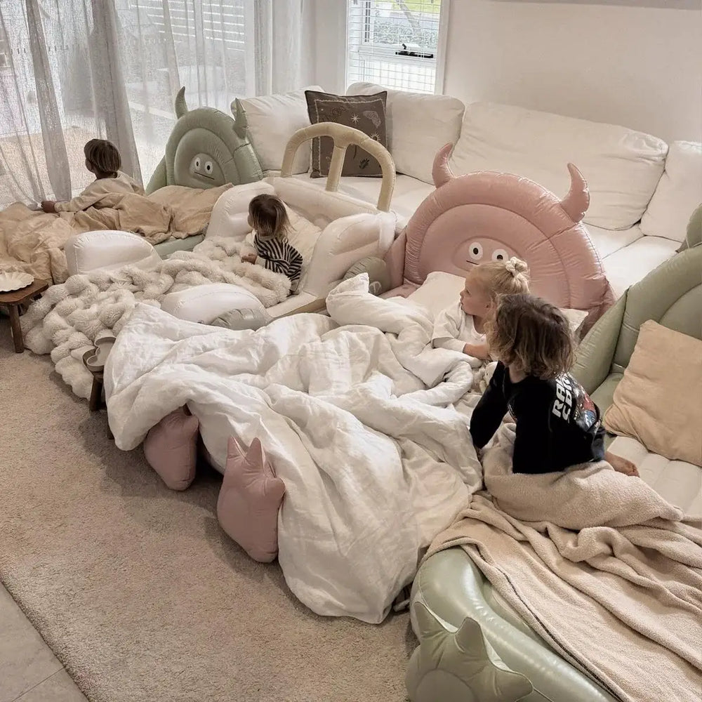 Aufblasbares Kinderbett – Monster Pink